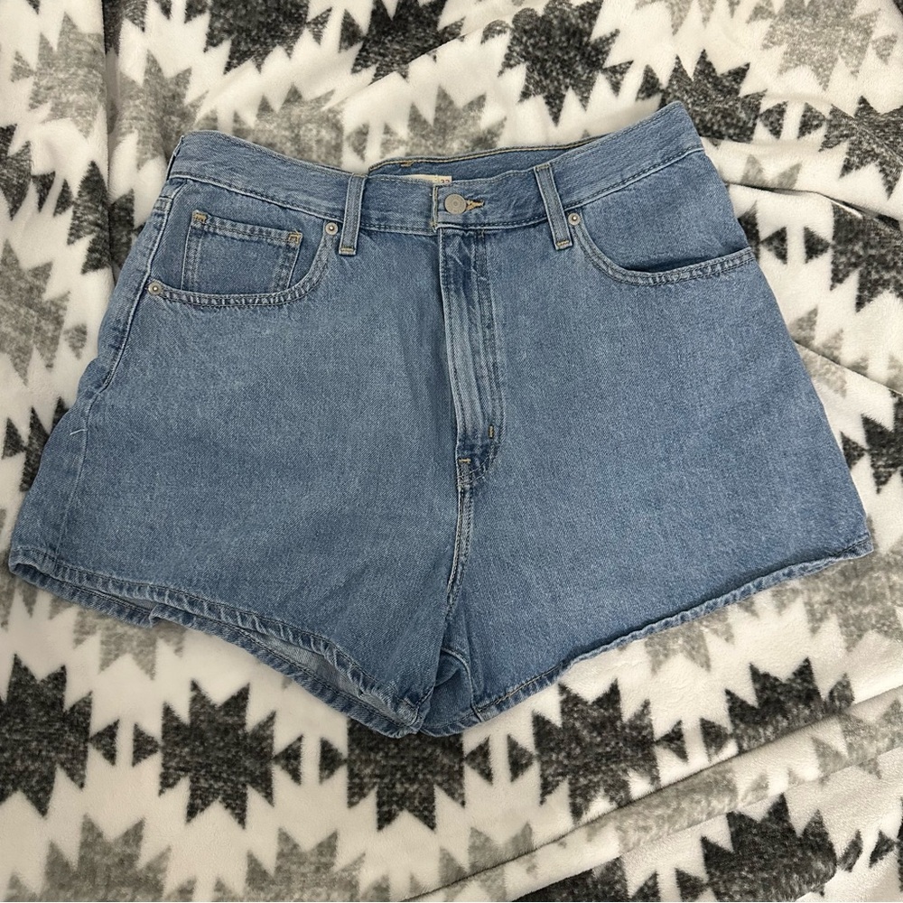 Levi’s High Waisted Mom Shorts